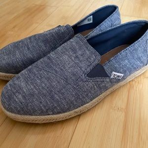 Like New Navy Toms (Wide)